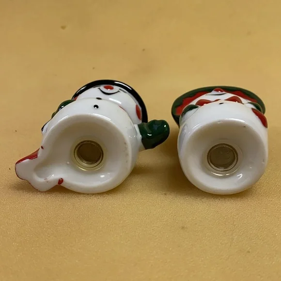 Snow-Couple Salt & Pepper Shakers - Picture 8 of 10